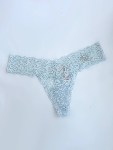 Трусики стрінги мереживні Lace Thong Panty