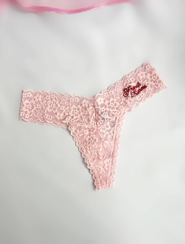 Трусики стрінги мереживні Lace Thong Panty