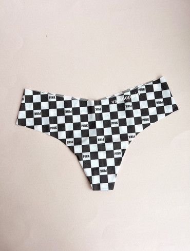 Безшовні трусики стрінги No Show Thong Panty