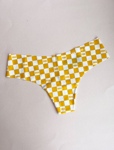Безшовні трусики стрінги No Show Thong Panty