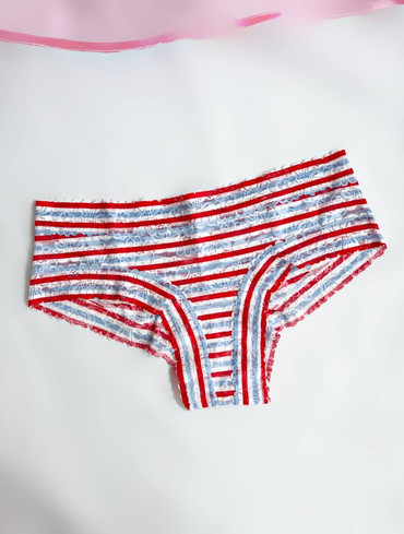 Мереживні трусики чікі Lace Cheeky Panty