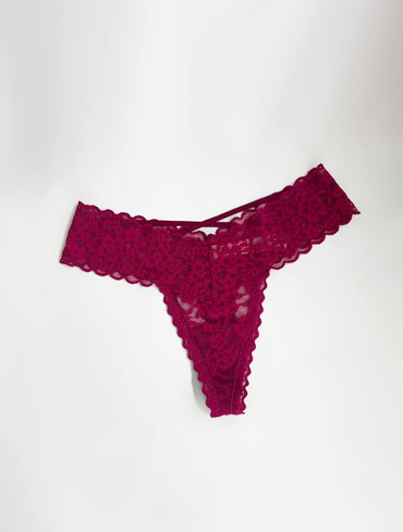 Трусики стрінги мереживні Lace Thong Panty